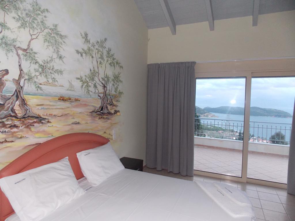 Hotel Theasis Paralia Sergoulas Pokoj fotografie